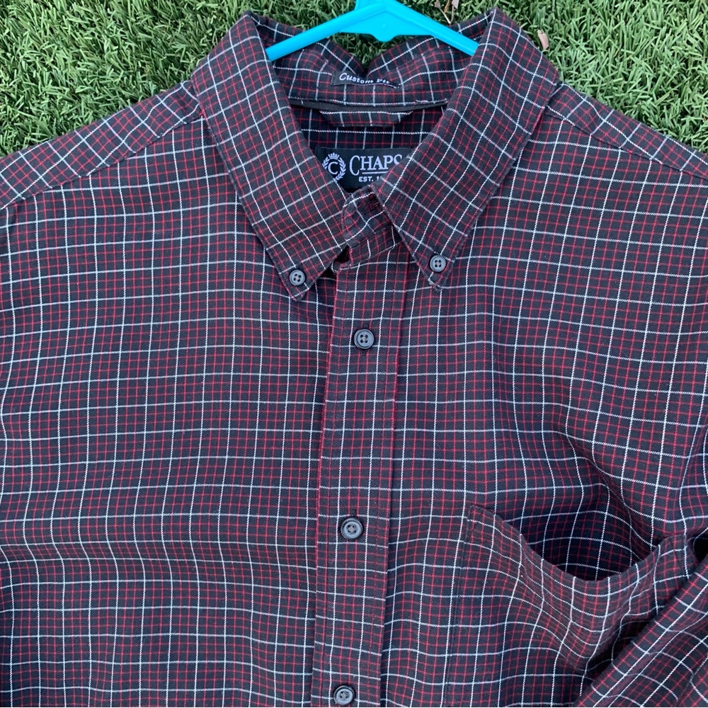 CHAPS Long sleeve button-down plaid shirt is black red white Size Large Soft!
